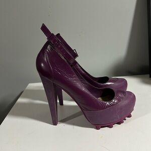 Purple Mary Jeans pumps with platform
